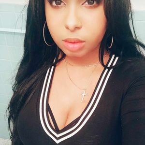 Meet your Posher, Mikhi